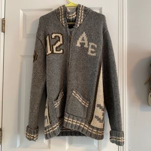 American Eagle Men’s sweater